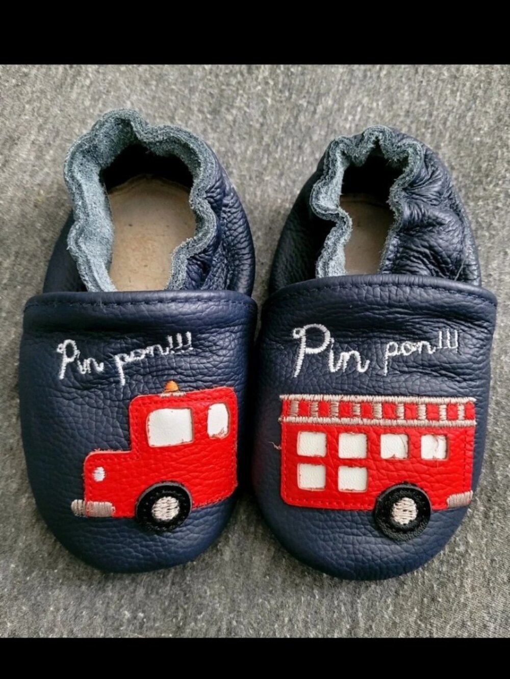 NWOT 🚒 Navy Blue Crib Shoes W. A Firetruck & Siren Sound "Pin-Pon" Never Used